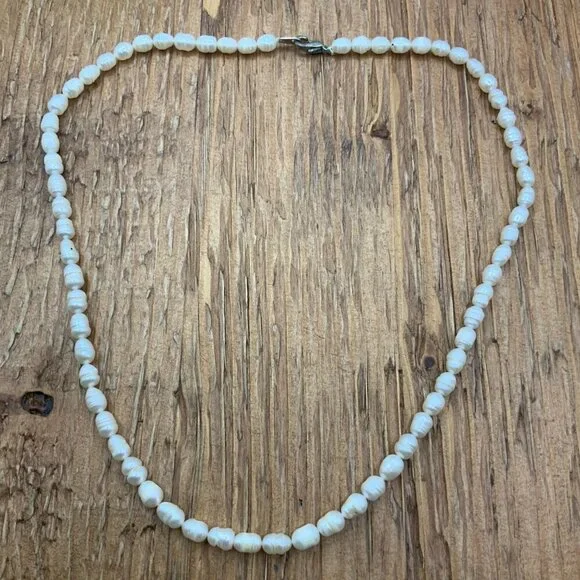 Fresh Water Pearl Vintage Elegant Necklace - Picture 3 of 8